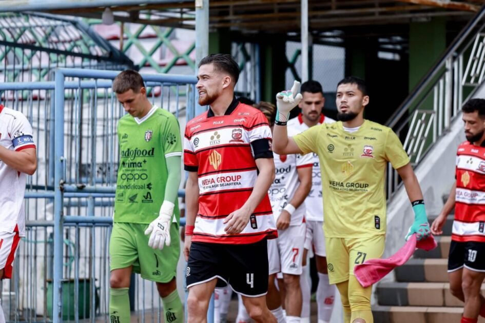 Madura United Pertahankan Jordy dan Jasey Wehrmann
