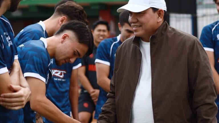 Achsanul Qosasi Hadir di Latihan Tim Madura United