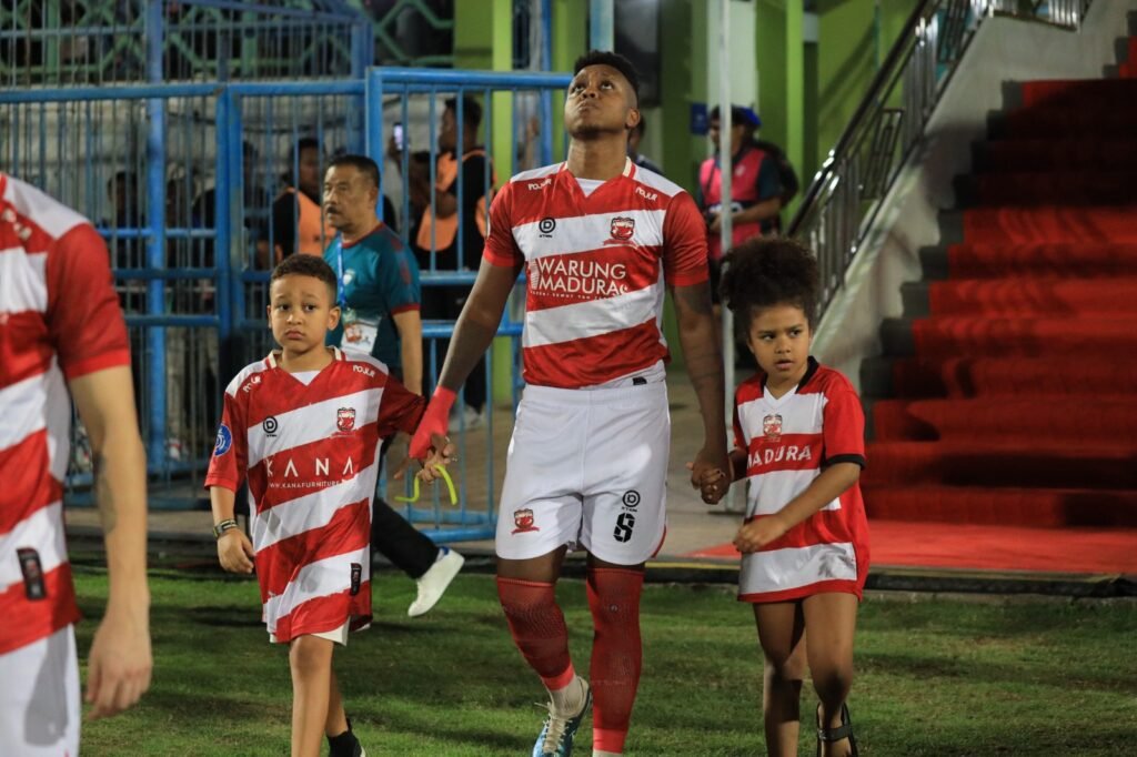 Hugo Gomes Kembali ke Madura United: Semangat dan Ambisi Baru 1 Hugo Jaja Gomes