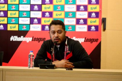 Manager Madura United Umar Wachdin saat memimpin persiapan tim jelang Liga 1 2026/2027