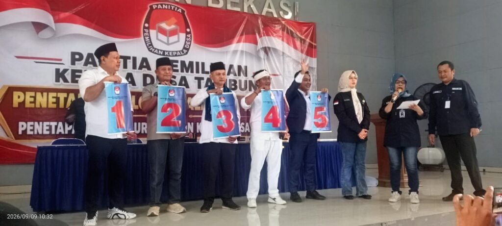 Panitia Pilkades Desa Tambun, Kabupaten Bekasi, saat penetapan calon kepala desa dan pengundian nomor urut