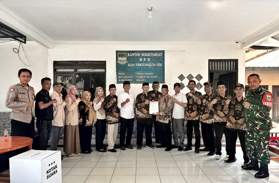 Foto bersama Panpilkades